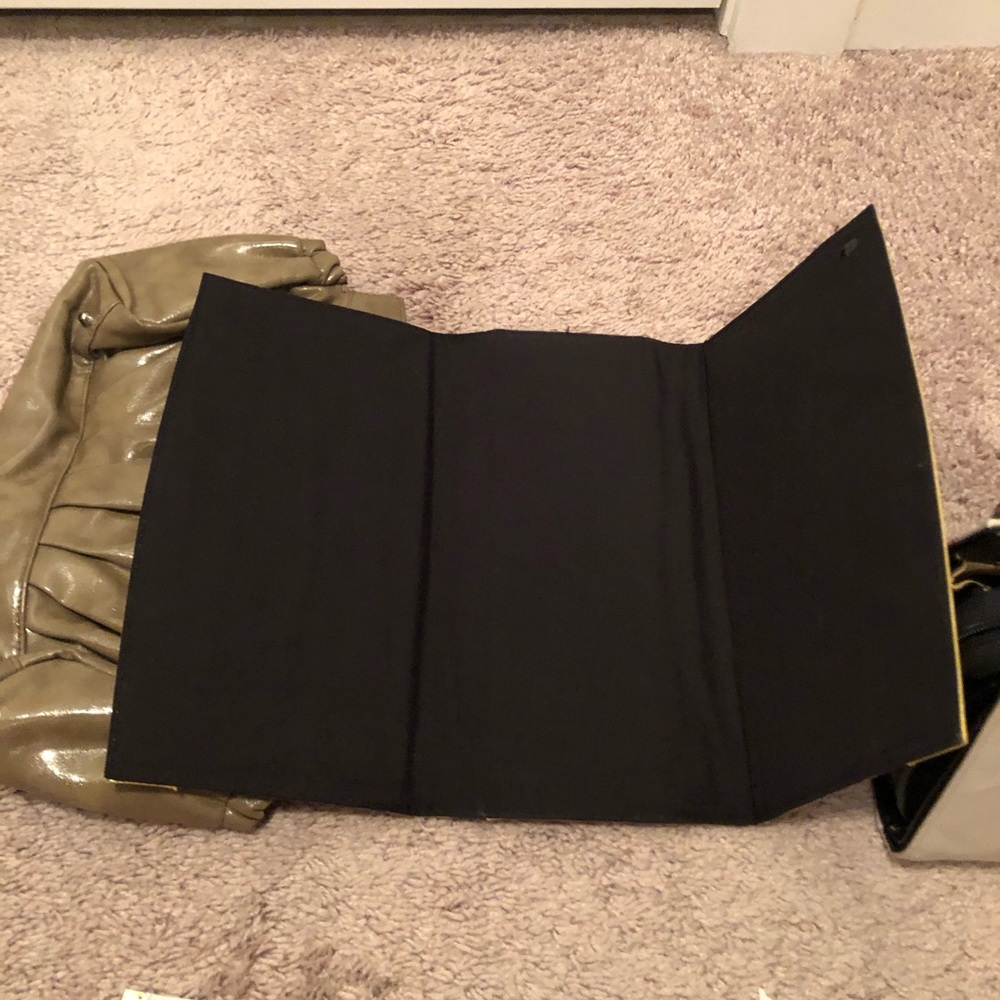 Miche Purse with 3 shells! - Picture 8 of 9